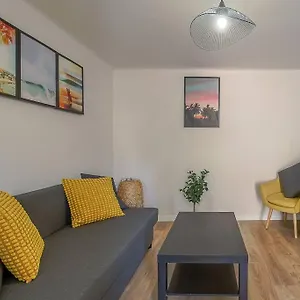 https://endoume-charmant-t2-au-calme-terrasse-13007.fr-provencehotel.com